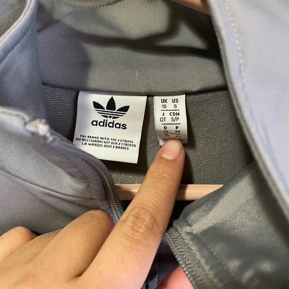 Adidas small grey jacket with logo - Picture 2 of 3